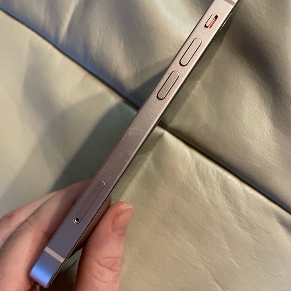 LIKE NEW!!! PINK IPHONE 13 MINI!! - Picture 4 of 8